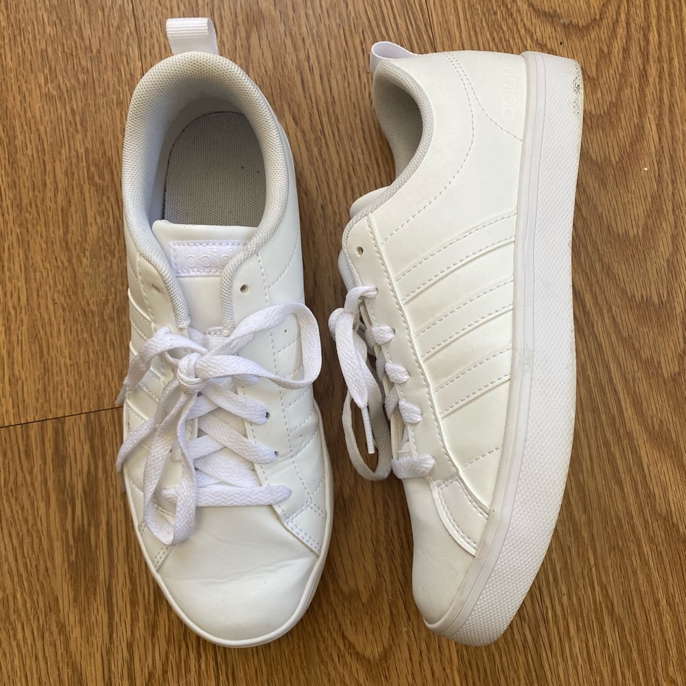 ADIDAS White Classic Sneakers